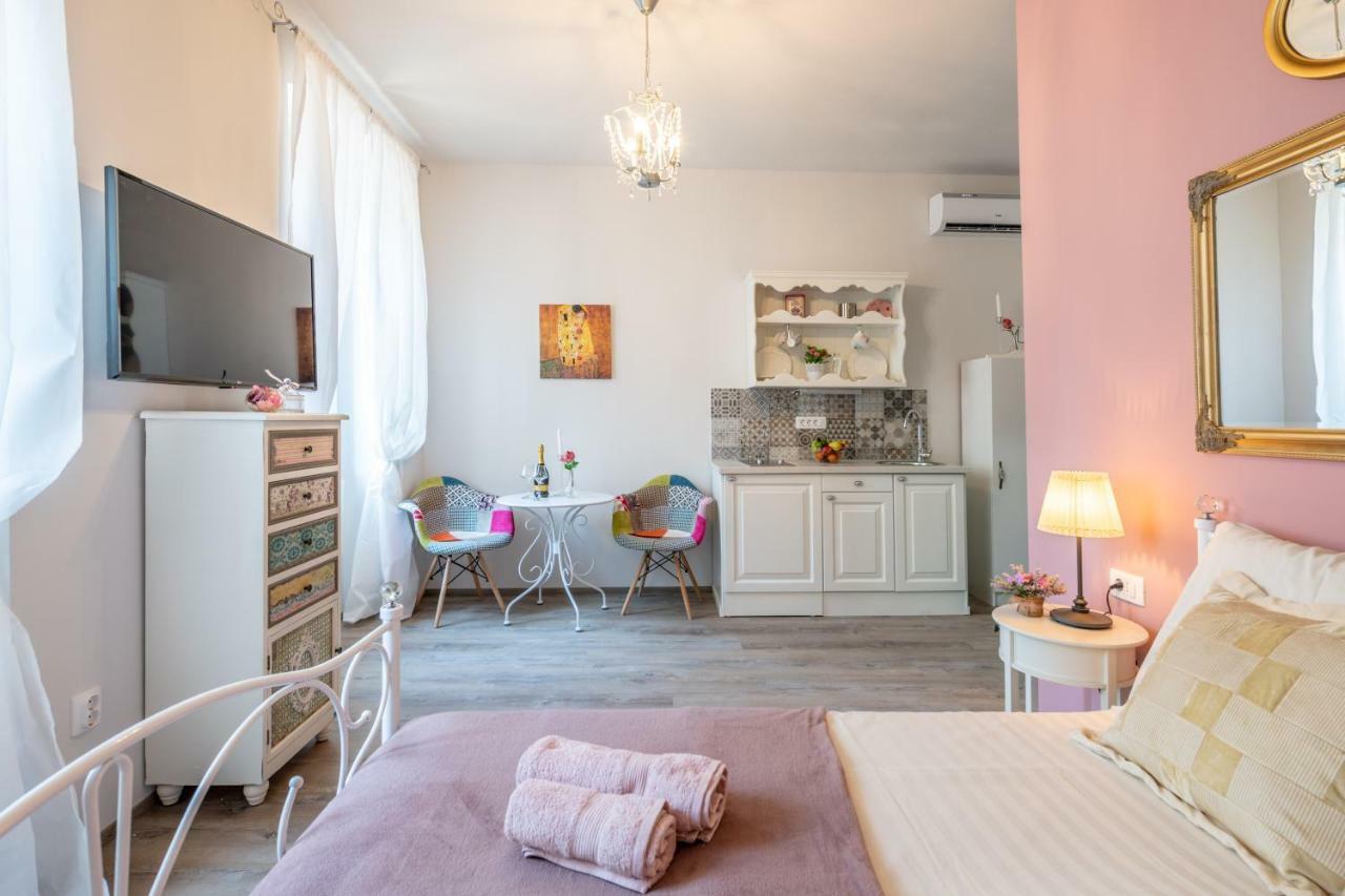 Old City Romantic Studios 3 PUY Exterior foto