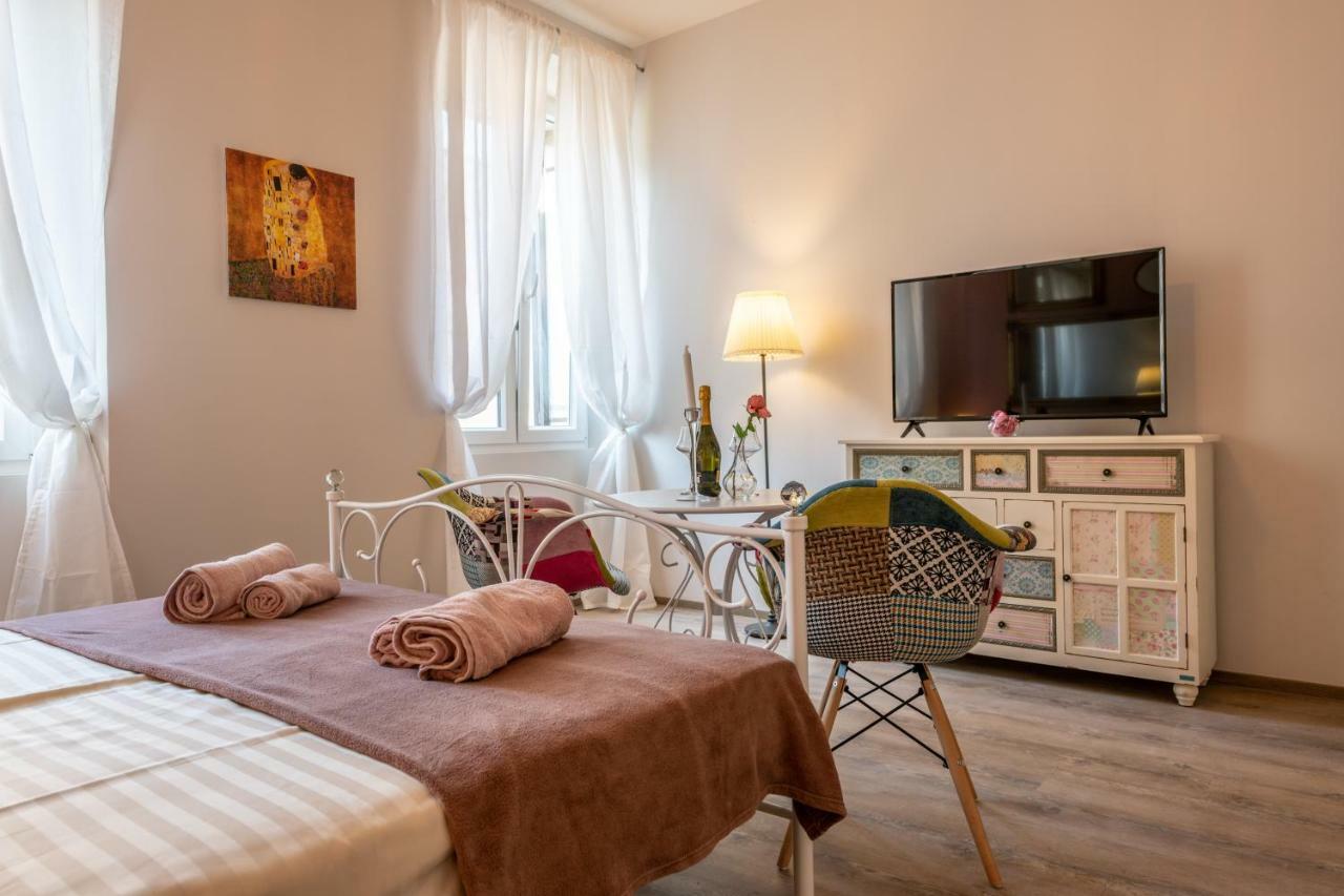 Old City Romantic Studios 3 PUY Exterior foto