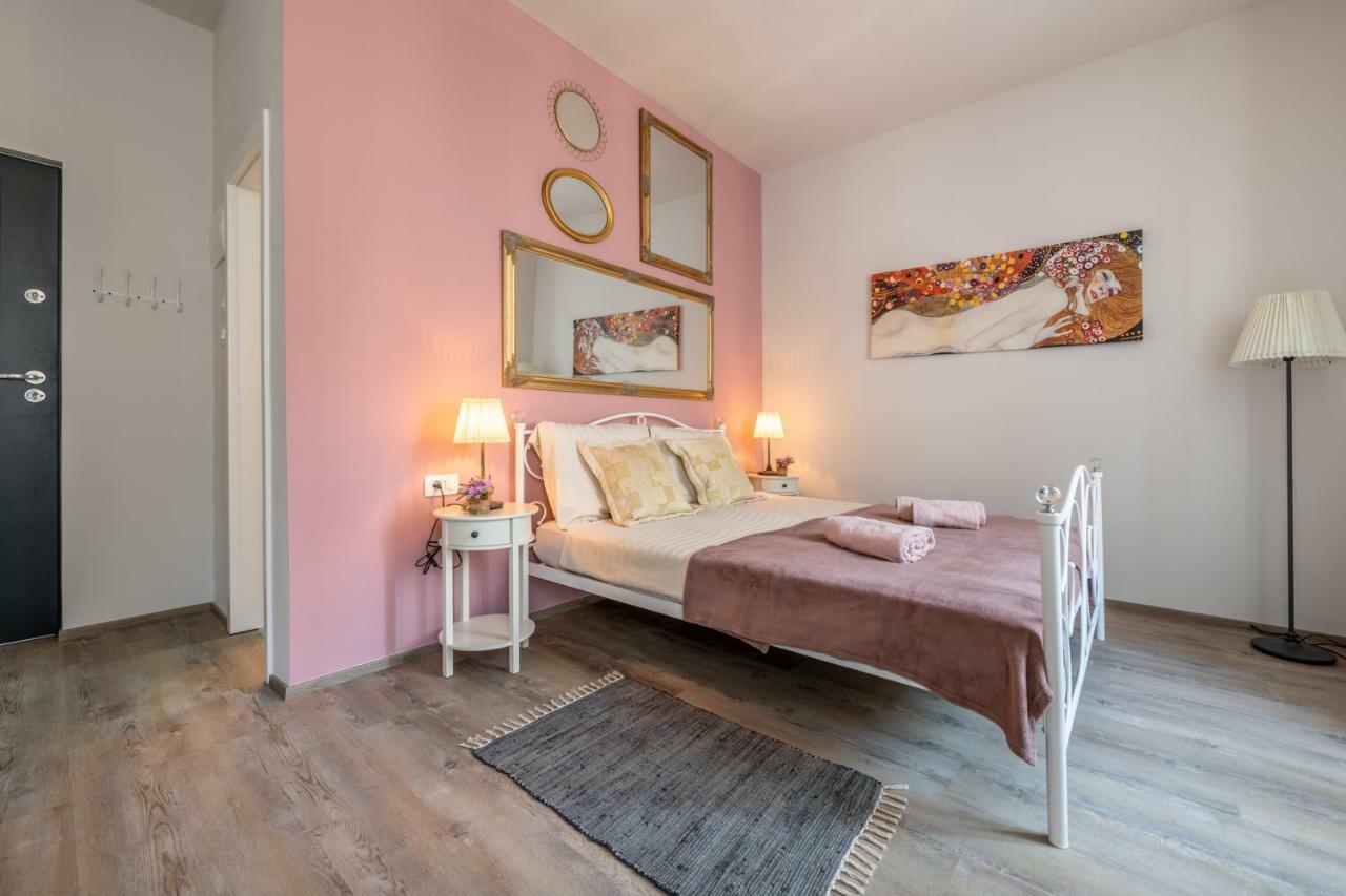 Old City Romantic Studios 3 PUY Exterior foto