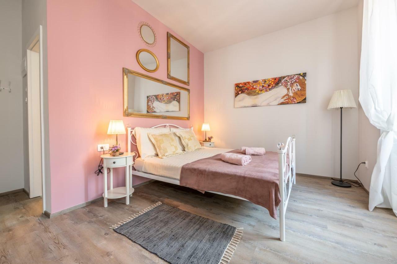 Old City Romantic Studios 3 PUY Exterior foto
